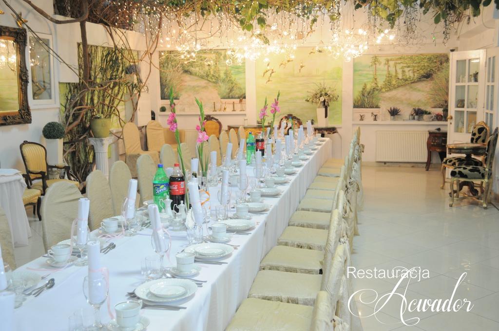 Acwador Hotel Pleszew ภายนอก รูปภาพ