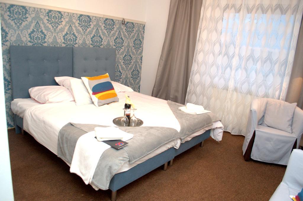 Acwador Hotel Pleszew ภายนอก รูปภาพ